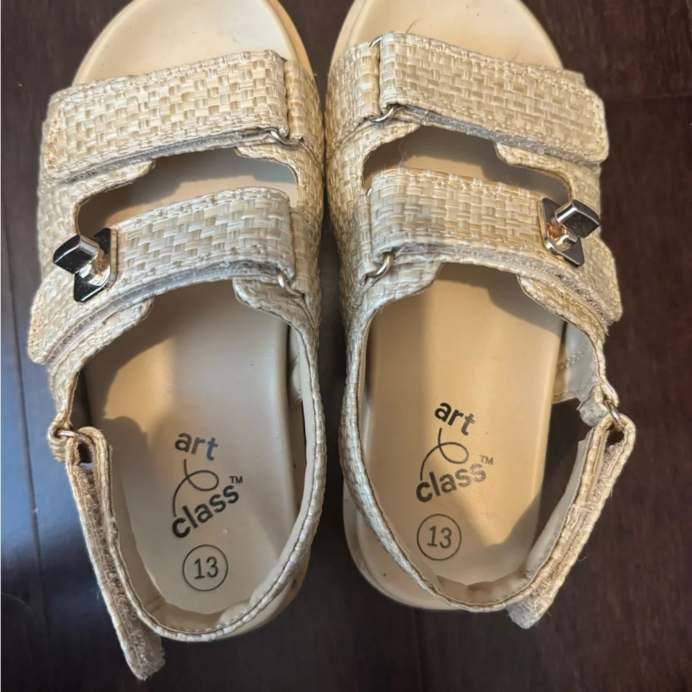 Woven style sandals - Picture 3 of 3